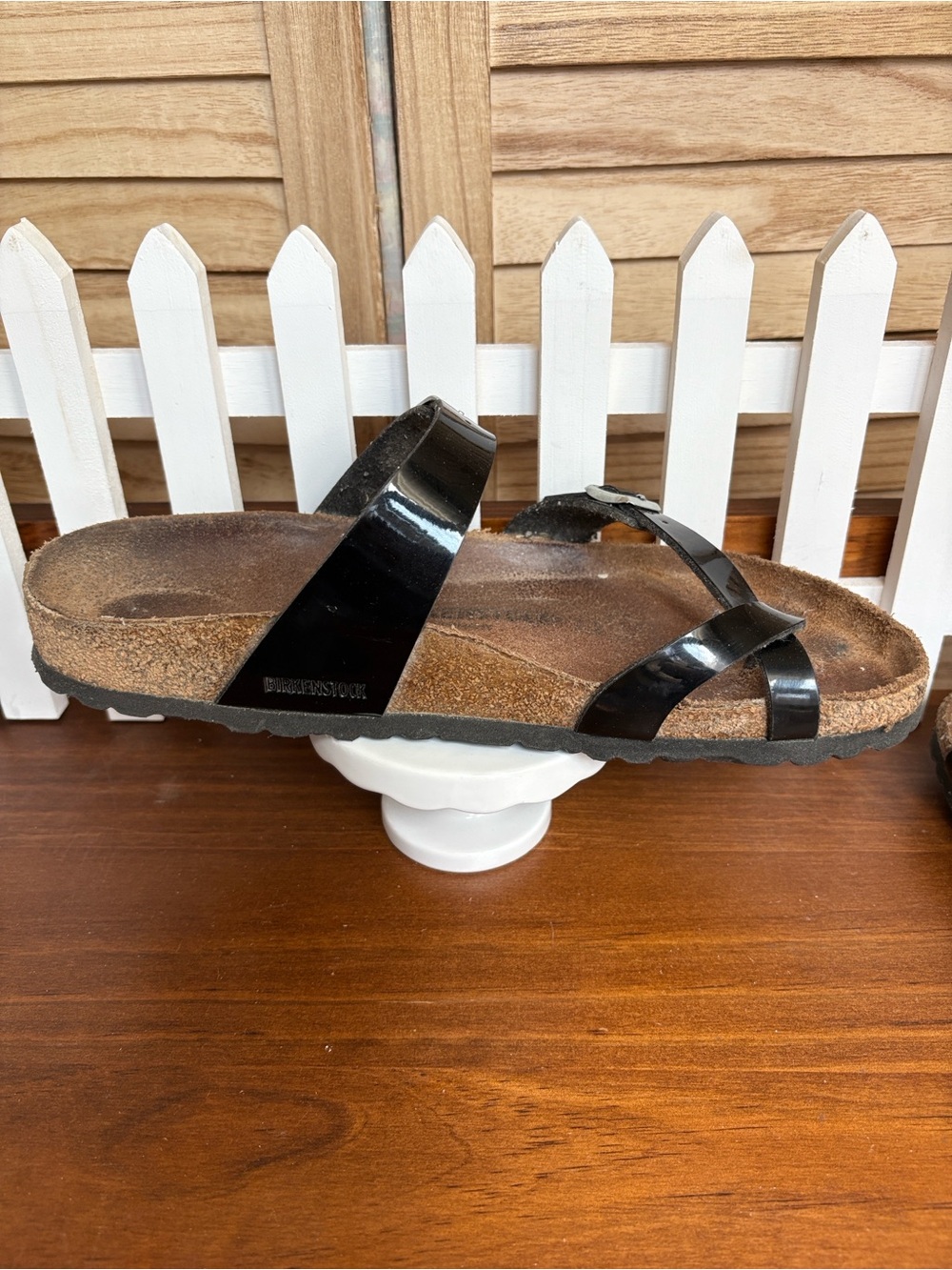 Birkenstock Mayari 42 Toe Loop Patent Black Sandals - Picture 8 of 13